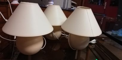 null Trois petites lampes beige