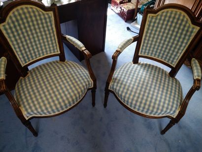  Paire de fauteuils style Louis XVI