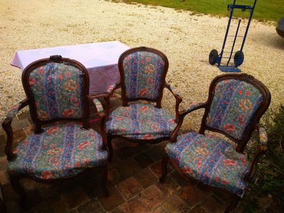 null Ensemble de salon composé d'un canapé anglais XIXe, une paire de fauteuils bergère...