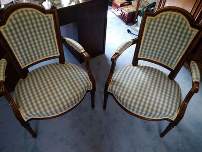  Paire de fauteuils style Louis XVI
