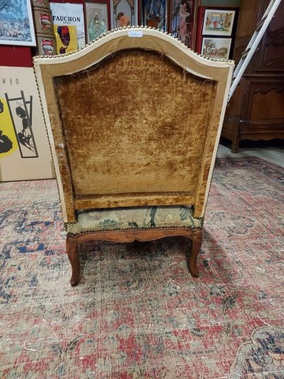 null Paire de tables de chevets et un fauteuil de style Louis XVI