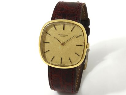 null FAVRE-LEUBA

Montre bracelet d'homme en métal doré, cadran doré tâché avec index...