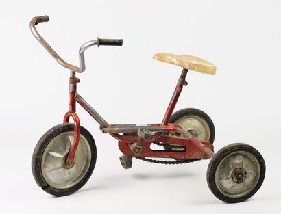null Lot comprenant2 tricycles dont un "Judez Rodéo" rose, Long 70cm, le second Long...