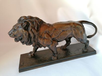 null Antoine Louis BARYE 1795 -1875 "Walking Lion" Bronze proof with copper patina,...