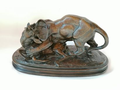 null Antoine Louis BARYE 1795 -1875 «Tigre surprenant un cerf» Épreuve en bronze...