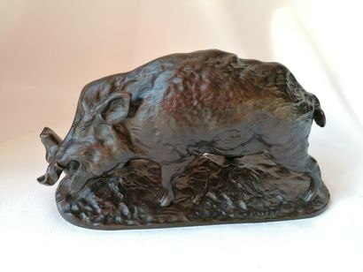 null Pierre-Jules MÊNE 1810-1879 "Wild boar rubbing its tusks on a tree trunk" Bronze...