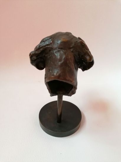 null Joël BLANC XXe siècle «Tête de chien» Épreuve en bronze à patine sombre, signé...