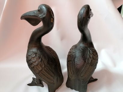 null "Two pelicans" in alloy (small welding weakness behind one head), 40.5cm