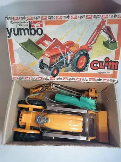 null Tracteur "Yumbo" filoguidé avec accessoires, année 60