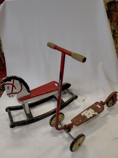 null Red "Honda" scooter with 3 wheels, 70 cm, year 70 and a small rocking horse,...