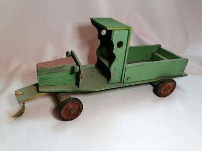 null Jouet de parquet camion en bois vert, H58cm, année 30