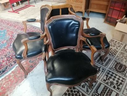 null Ensemble de 4 chaises (dont 3 à accotoirs), dessus cuir noir, style Louis XV,...