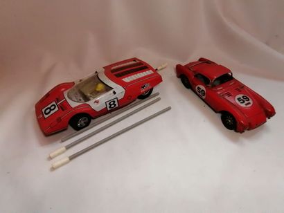 null Lot de 2 voitures en tôle, Ferrari R12s, année 1972