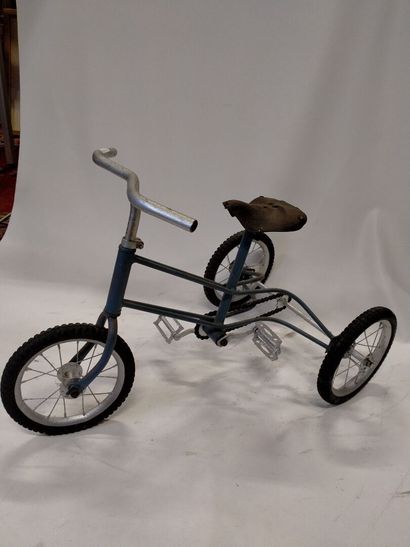 null Tricycle bleu, année 50, 85 cm