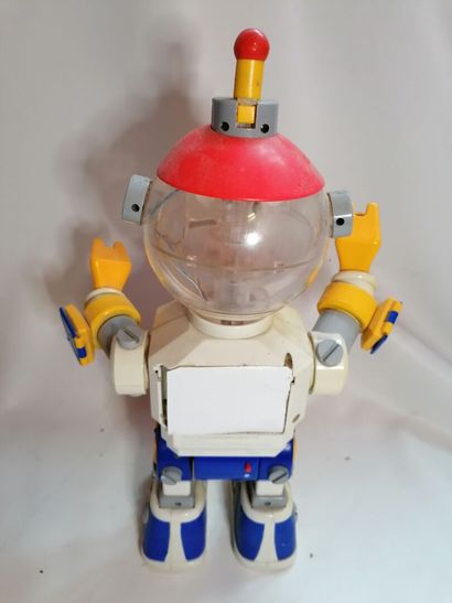 null "Nono le robot" en été de marche, H44cm, année 1991 Toybiz inc.1991 (manque...