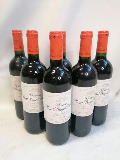 null 
Six bouteilles Château Haut Bages Pouillac 2005 (vendu en l'état sans gara...
