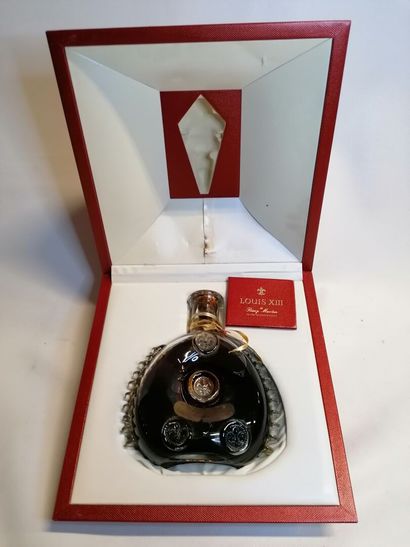 null 
COGNAC, box REMY MARTIN Louis XIII (lacks the crystal stopper, sold as is,...