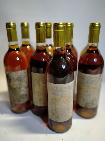 null 
9 bouteilles, Château Haut Brillon, Sauterne, 1990 (vendu en l'état sans g...