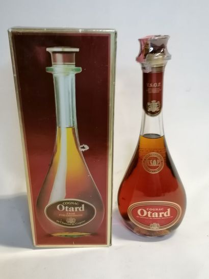 null 
COGNAC, 2 bottles. OTARD V.S.O.P 70cl (sold as is without guarantee)
