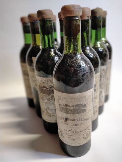 null 
10 bouteilles, Château Grand Puy Lacoste, Paulliac, 1967 (vendu en l'état sans...
