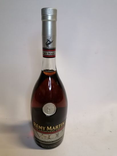 null 
COGNAC, REMY MARTIN V.S.O.P 70cl (sold as is without guarantee)
