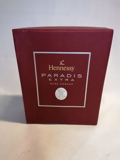 null 
COGNAC, HENNESY Coffret paradis extra (sold as is without warranty)
