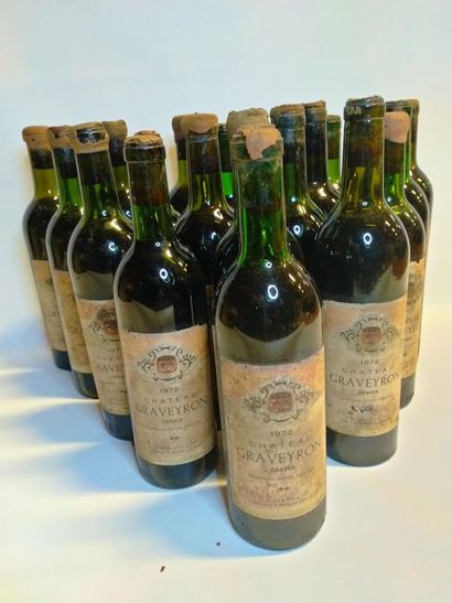 null 
19 bouteilles, Château Graveyron Graves 1972 (vendu en l'état sans garanti...