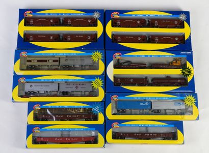 null ATHEARN


21 Wagons, flatbeds on board


and Semi Tank Carriers BO