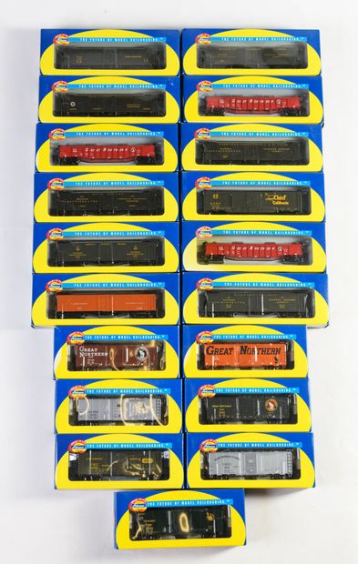 null ATHEARN


19 mixed freight cars BO