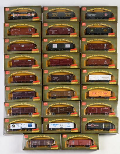 null 
ROADHOUSE

26 Various advertising freight cars BO(without guarantee of fun...