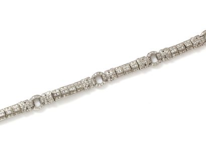 null Delicate bracelet in white gold 750 thousandths composed of articulated links...