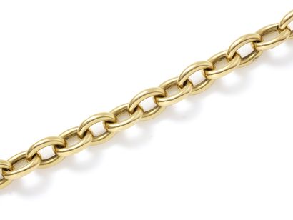 null Gold bracelet 750 thousandth, mesh forçat. It is decorated with an invisible...