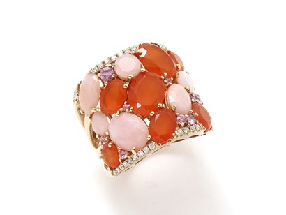 null Large ring in pink gold 750 thousandth dressed with a paving of pink quartz...
