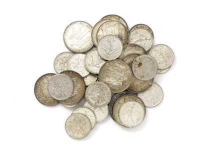 null Lot en argent 800 millièmes composé de 12 pièces de 10 francs et de 28 pièces...