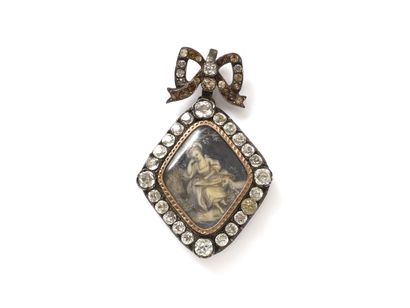 null Délicat pendentif ouvrant en argent 800 millièmes décoré d'une miniature en...