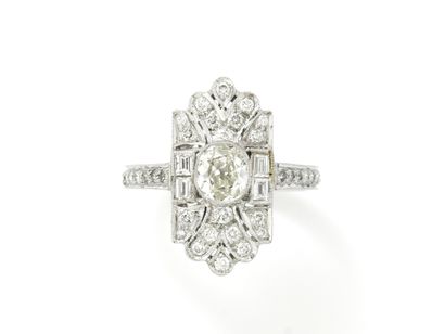 null Delicate marquise ring in white gold 750 thousandths centered on an oval diamond...