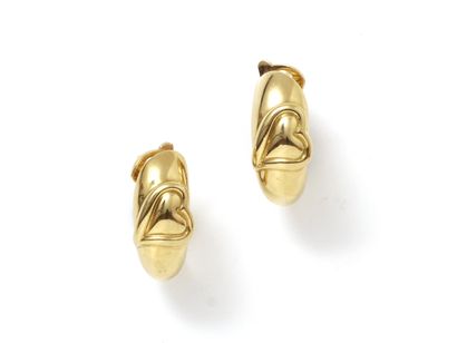 null BOUCHERON Paire de clips d'oreilles en or 750 millièmes à décor de coeur. Signés,...