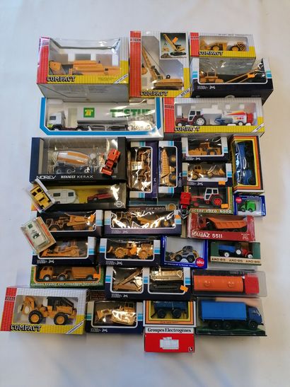 null Important lot of agricultural vehicles (32 pieces) including JOAL-SIKU-KAMA...