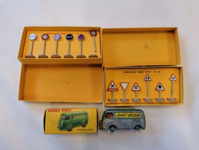 null Dinky Toys Lot of 2 boxes of road signs attached a vehicle "Lampa Mazda" Dinky...