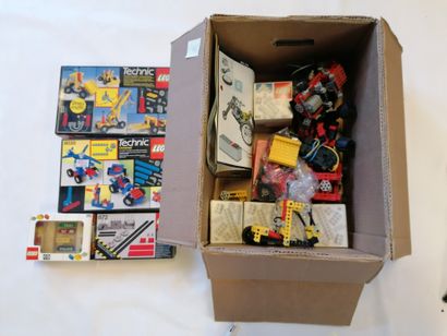 null A box of Lego Technics
