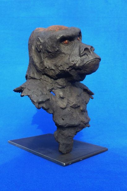  Gilles CHARRIERE "Le Gorille Mouais" céramique terre chamotté à 3%, couleur noir,...