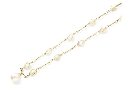 null Articulated necklace in gold 750 thousandths dressed with blister pearls of...