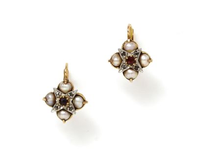 Pair of gold and platinum earrings 850 thousandths,...