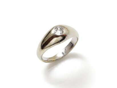 null Ring English white gold 750 thousandth, decorated with a diamond old cut in...