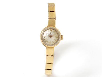 null OMEGA

Lady's wristwatch in gold 750 thousandths, silvered dial stained with...