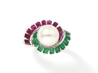 null MAUBOUSSIN Paris

Ring in platinum 850 thousandth centered of a fine pearl button...