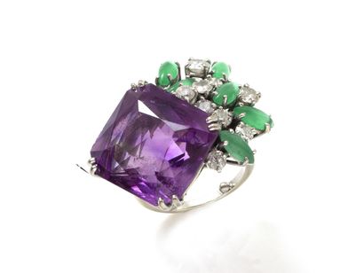 null Important ring in white gold 750 thousandths decorated with an amethyst cut...