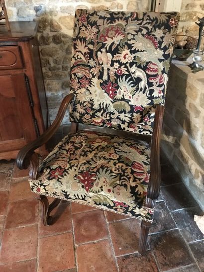 null Un fauteuil Louis XIII tapisserie dans le gout XVIIe. époque XVIIe. H17cm x...