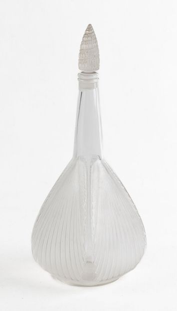null Carafe in crystal Lalique France. Signature in lower part. H34,5 cm