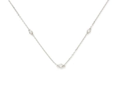 null Necklace in white gold 750 thousandths, composed of a fine chain forçat filed...